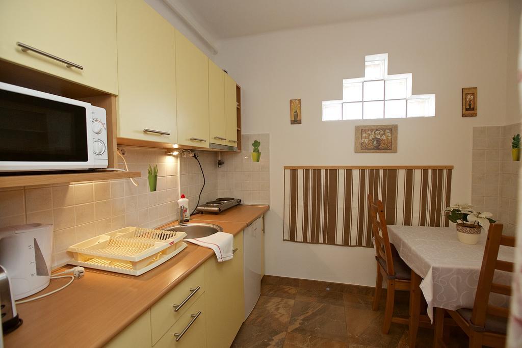 Fonix Apartmanhaz ハイデゥソボスロー エクステリア 写真