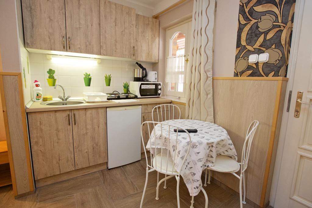 Fonix Apartmanhaz ハイデゥソボスロー エクステリア 写真